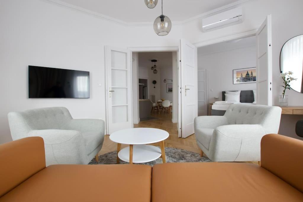 Premium Apartment By Hi - Central 2 Bedroom - Best View Βουδαπέστη Εξωτερικό φωτογραφία