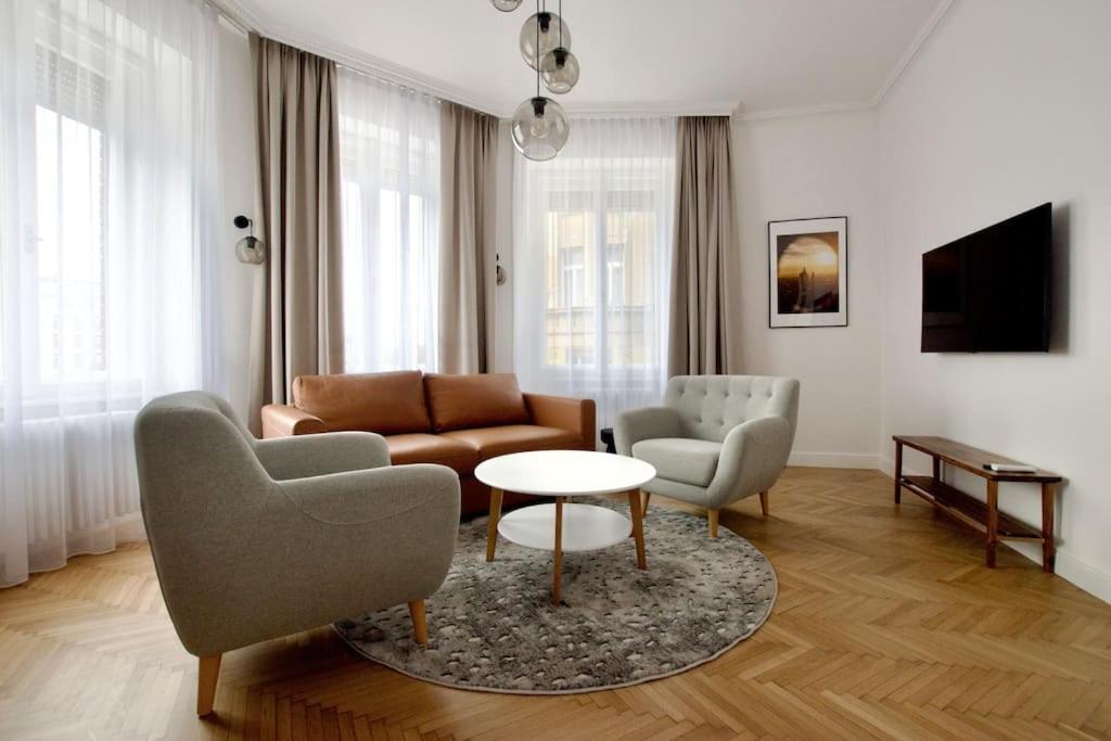 Premium Apartment By Hi - Central 2 Bedroom - Best View Βουδαπέστη Εξωτερικό φωτογραφία
