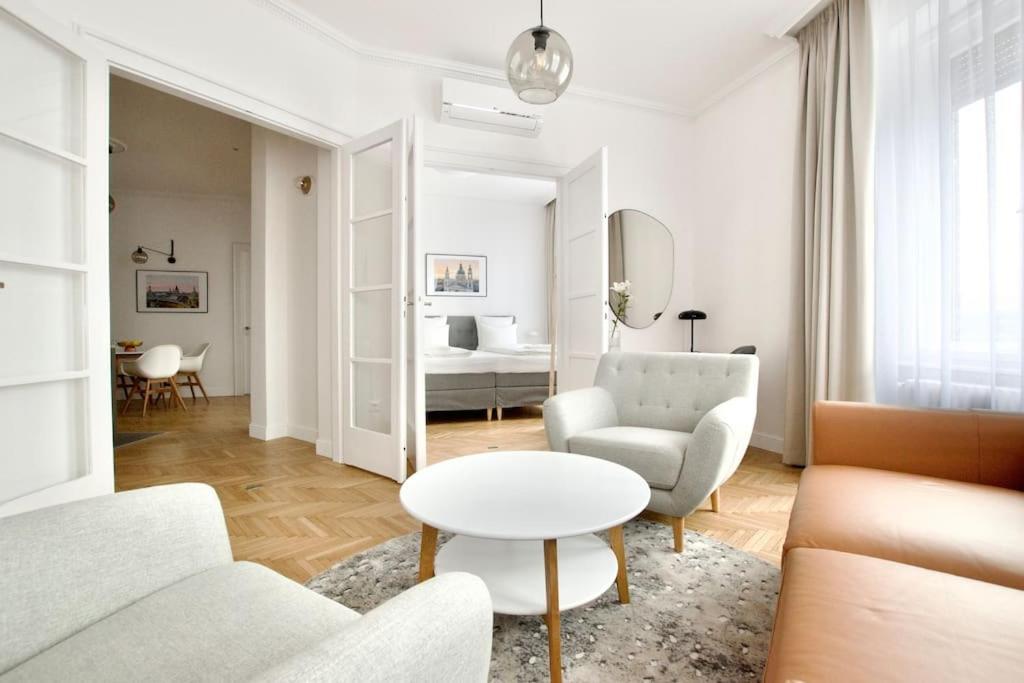 Premium Apartment By Hi - Central 2 Bedroom - Best View Βουδαπέστη Εξωτερικό φωτογραφία