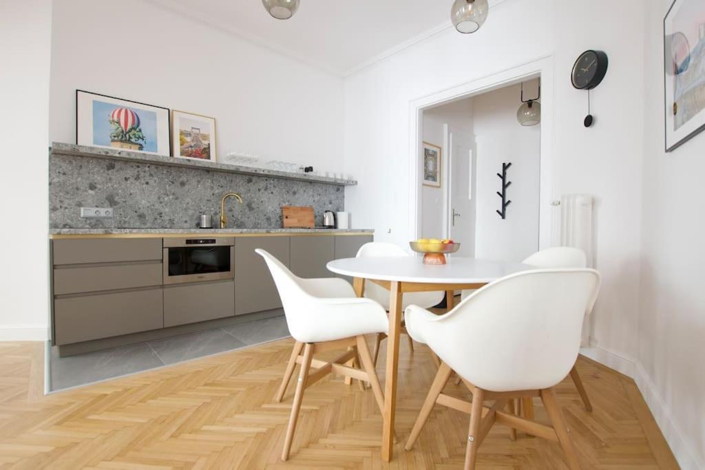 Premium Apartment By Hi - Central 2 Bedroom - Best View Βουδαπέστη Εξωτερικό φωτογραφία