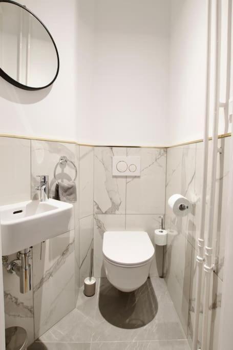 Premium Apartment By Hi - Central 2 Bedroom - Best View Βουδαπέστη Εξωτερικό φωτογραφία